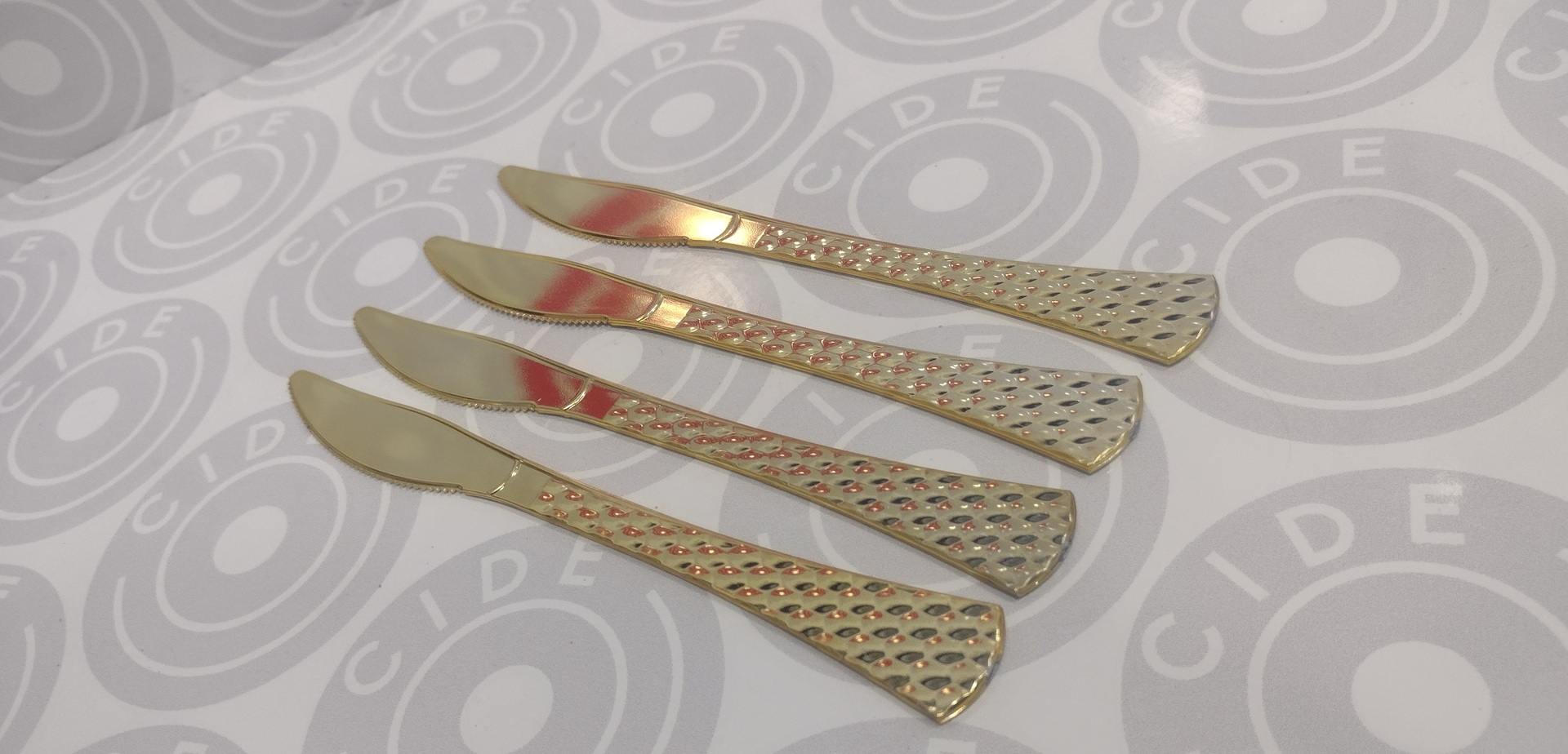 Cuchillo Premium Glamour Dorado X10 Unidades